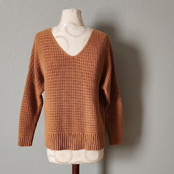 Rachel Zoe Sweaters - Rachel Zoe Waffle Knit V-Neck Sweater in Camel
